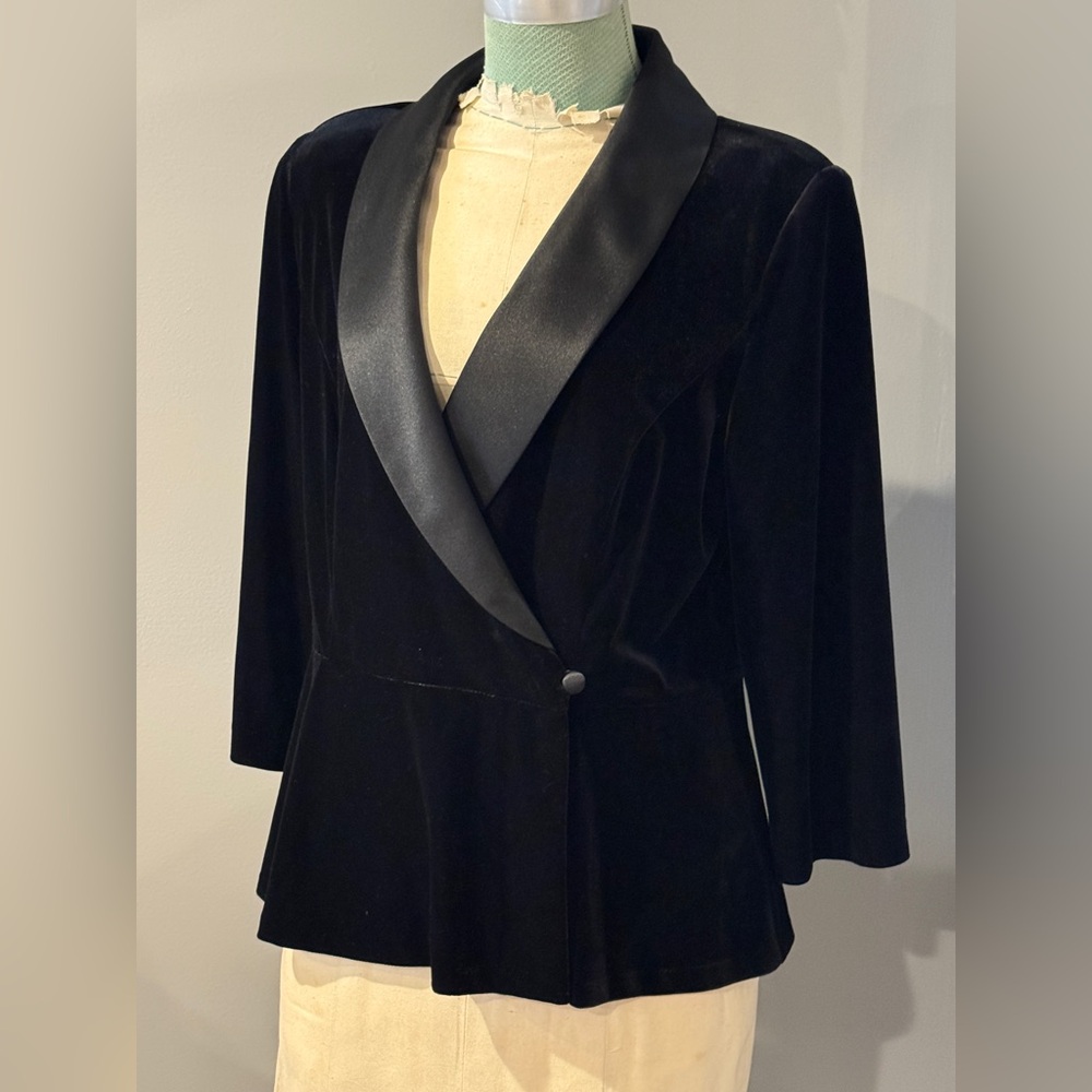 Alex Evening Black Velvet crop jacket Large